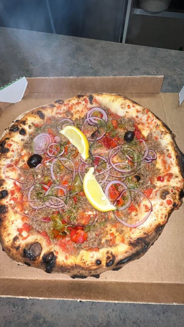 Le Camion A Pizza Feux De Bois · Photos 6