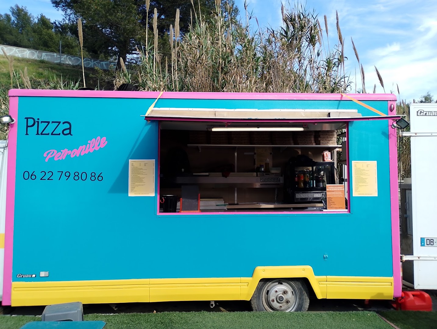 Le Camion A Pizza Feux De Bois · Photos 1